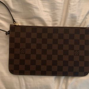 LOUIS VUITTON
Damier Ebene Neverfull MM Pochette
